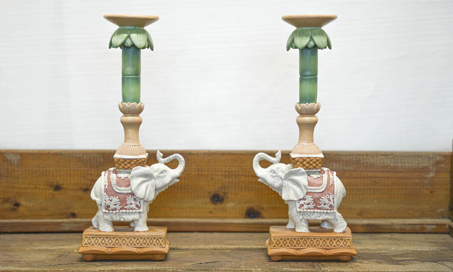 Candlestick - Elephant pink/green - Polyresin - 34.50 cm
