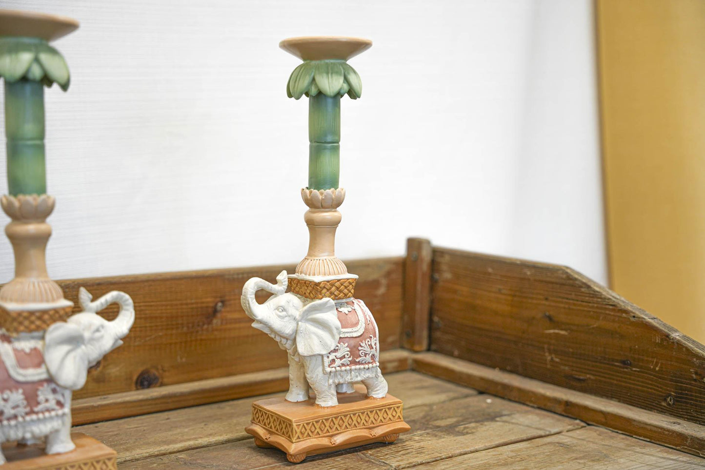 Candlestick - Elephant pink/green - Polyresin - 34.50 cm