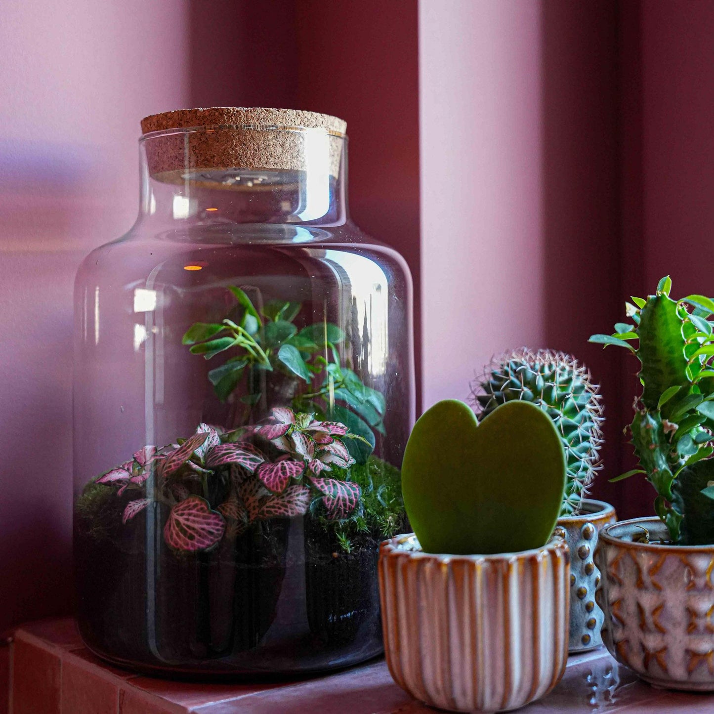 'LOVE MOM' terrarium Little Milky + gegraveerde kurk met licht - Fles terrarium DIY kit - Ø 17 cm ↑ 25 cm - Moederdag